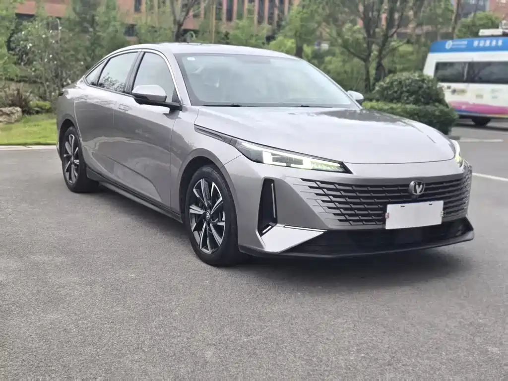 Changan Yida — миниатюра 2