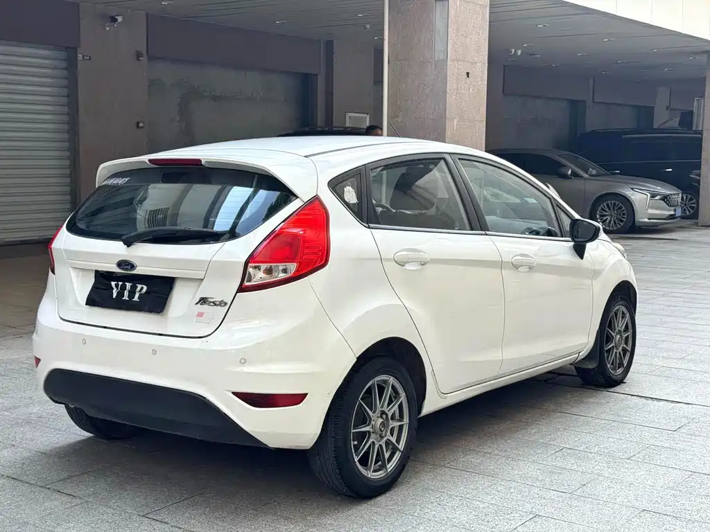 Ford Fiesta — миниатюра 6