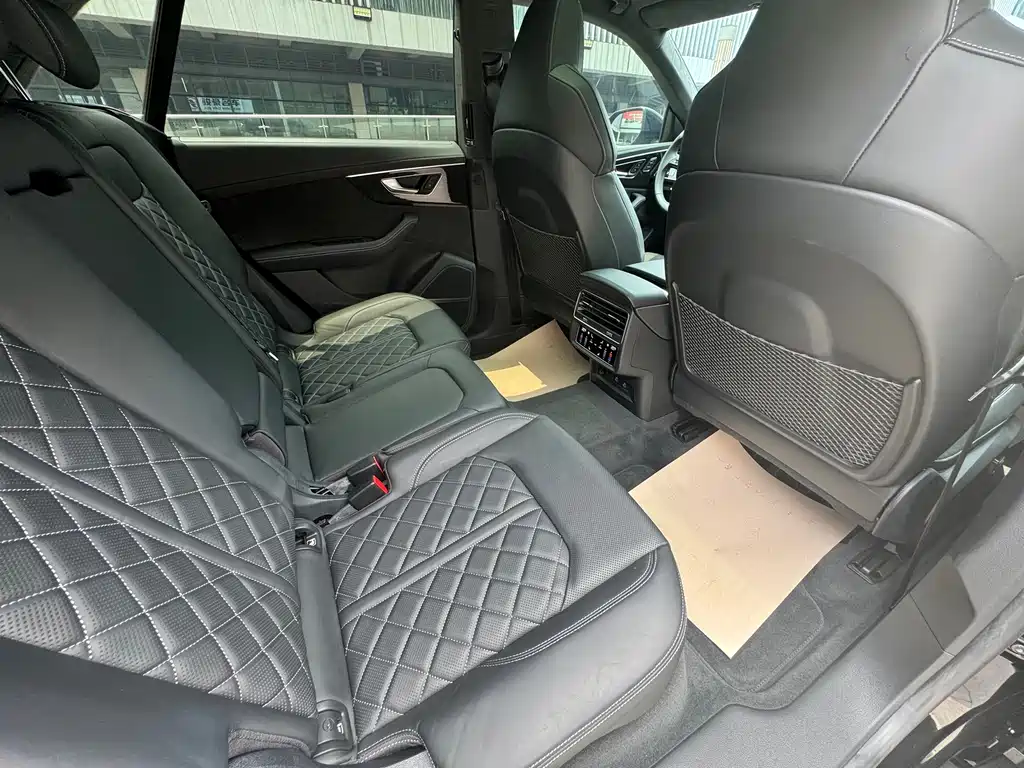 Audi Q8 2022 55 TFSI Premium