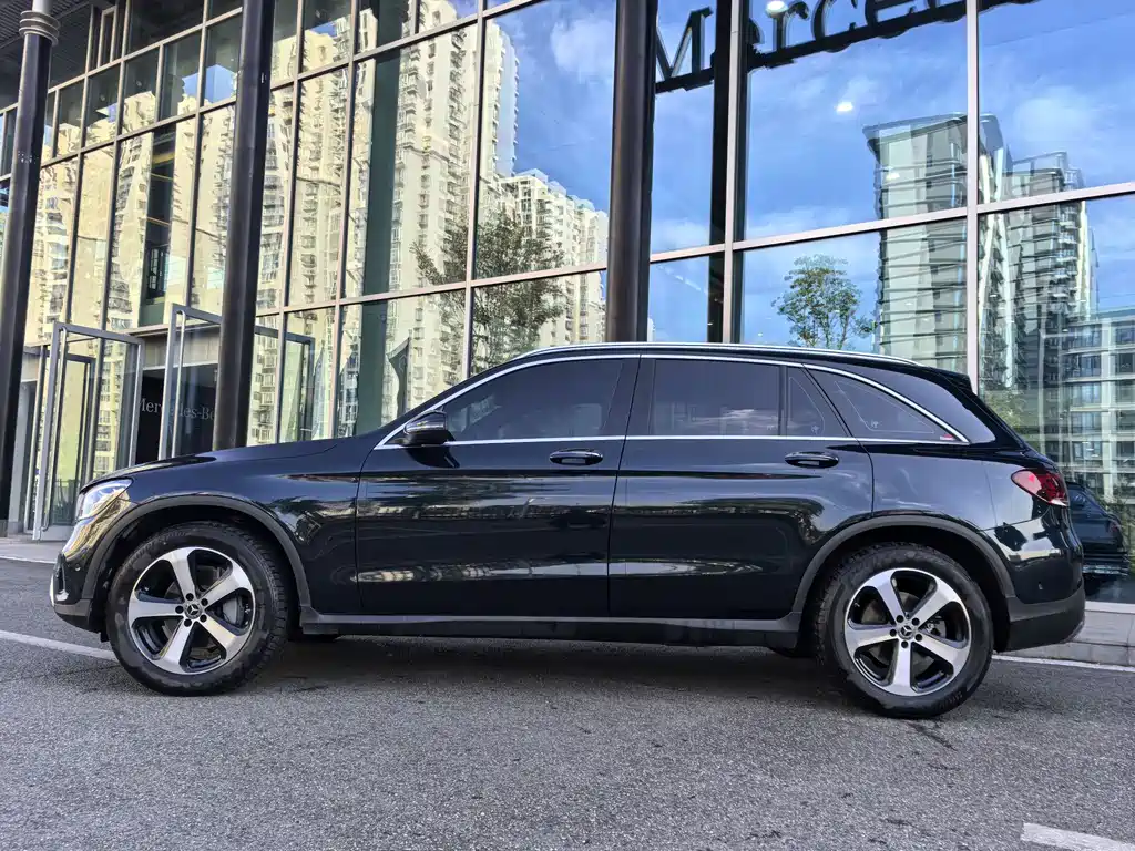MERCEDES-BENZ GLC