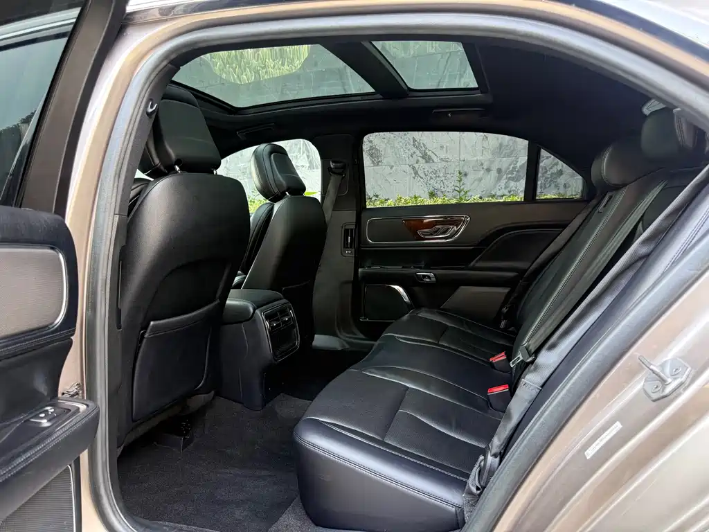 Lincoln Continental — миниатюра 10