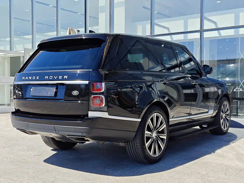 Land Rover Range Rover 2022 3.0 L6 360PS