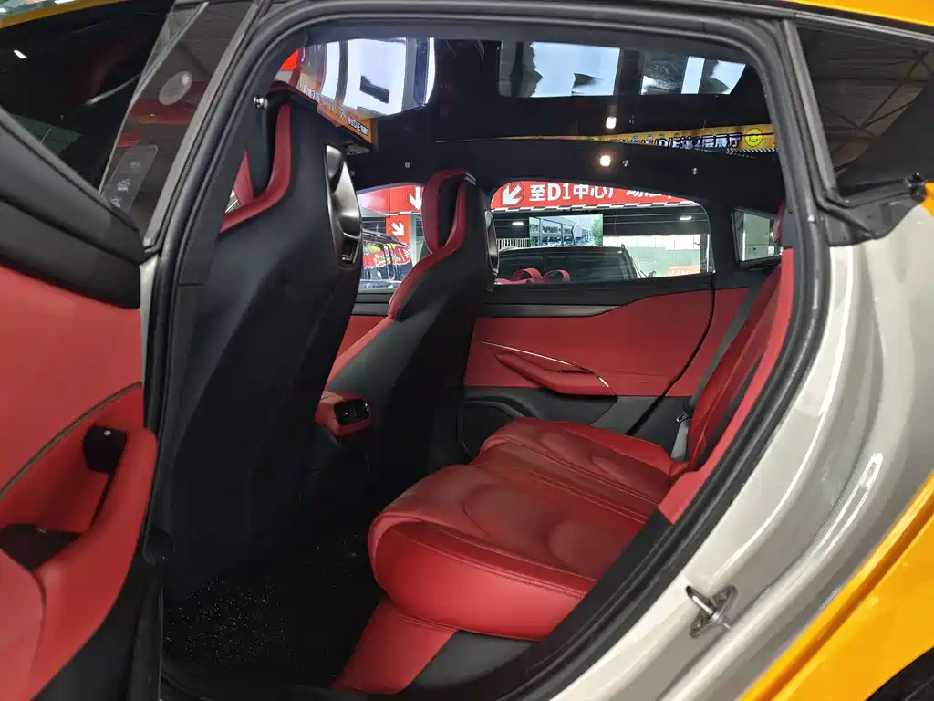 XIAOMI CAR XIAOMI SU7