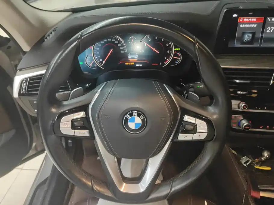 BMW 5 Series — миниатюра 15