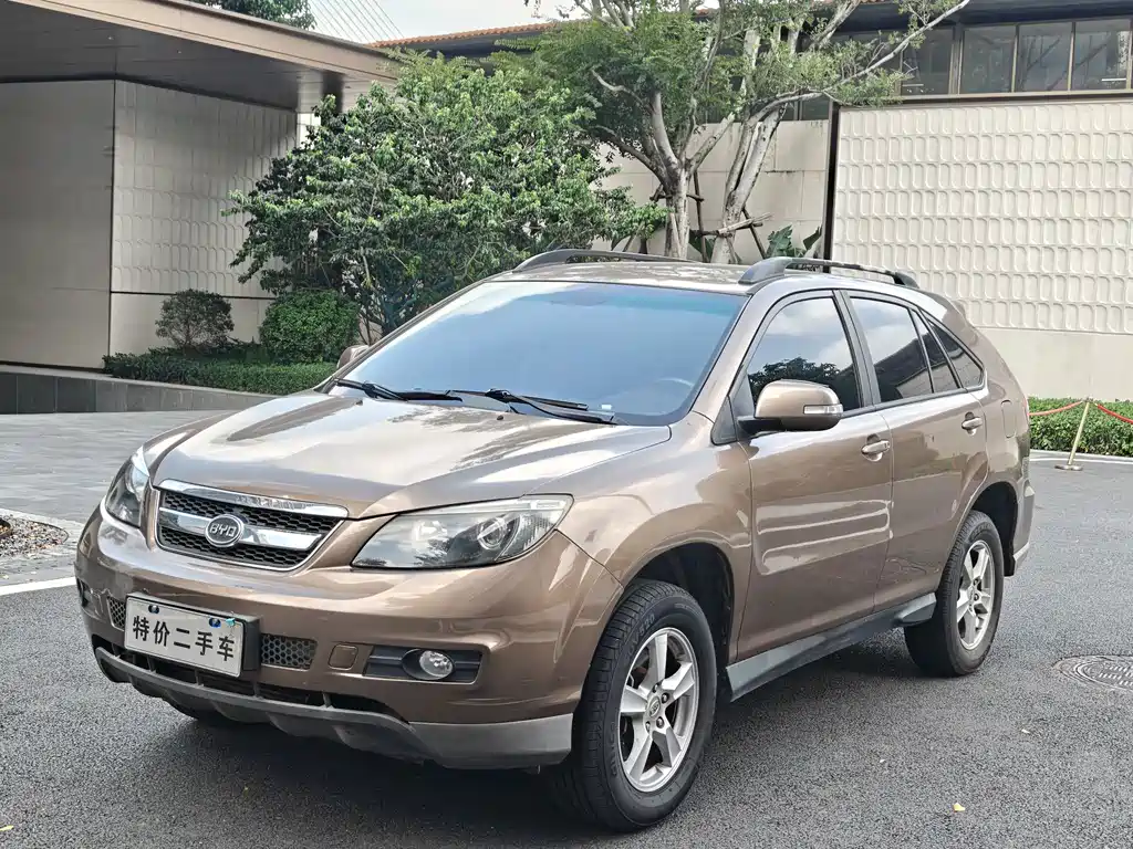 BYD S6