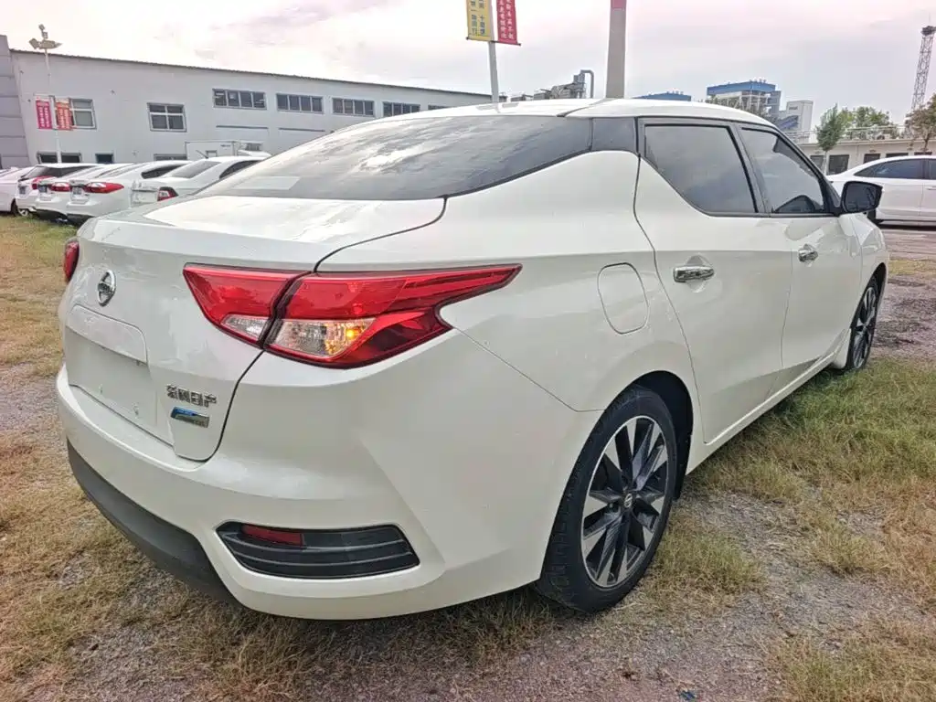 Nissan Bluebird — миниатюра 7