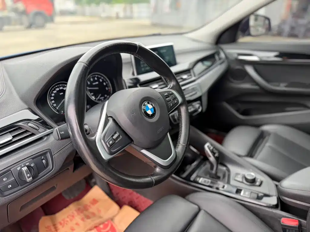 BMW X2 (Import) — миниатюра 6