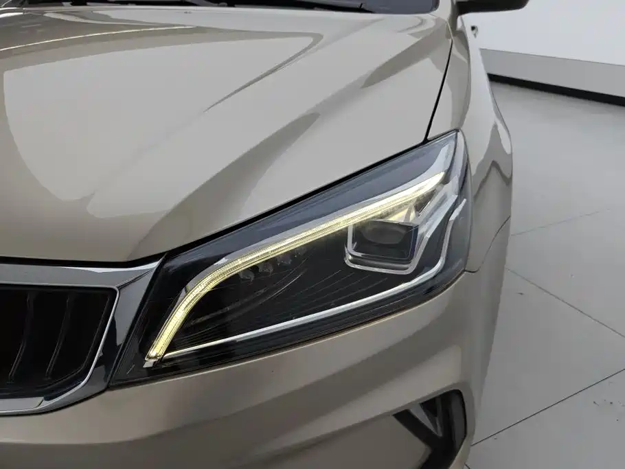 Geely Emgrand — миниатюра 5