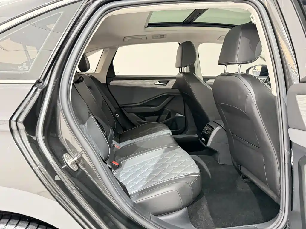 Volkswagen Sagitar — миниатюра 26