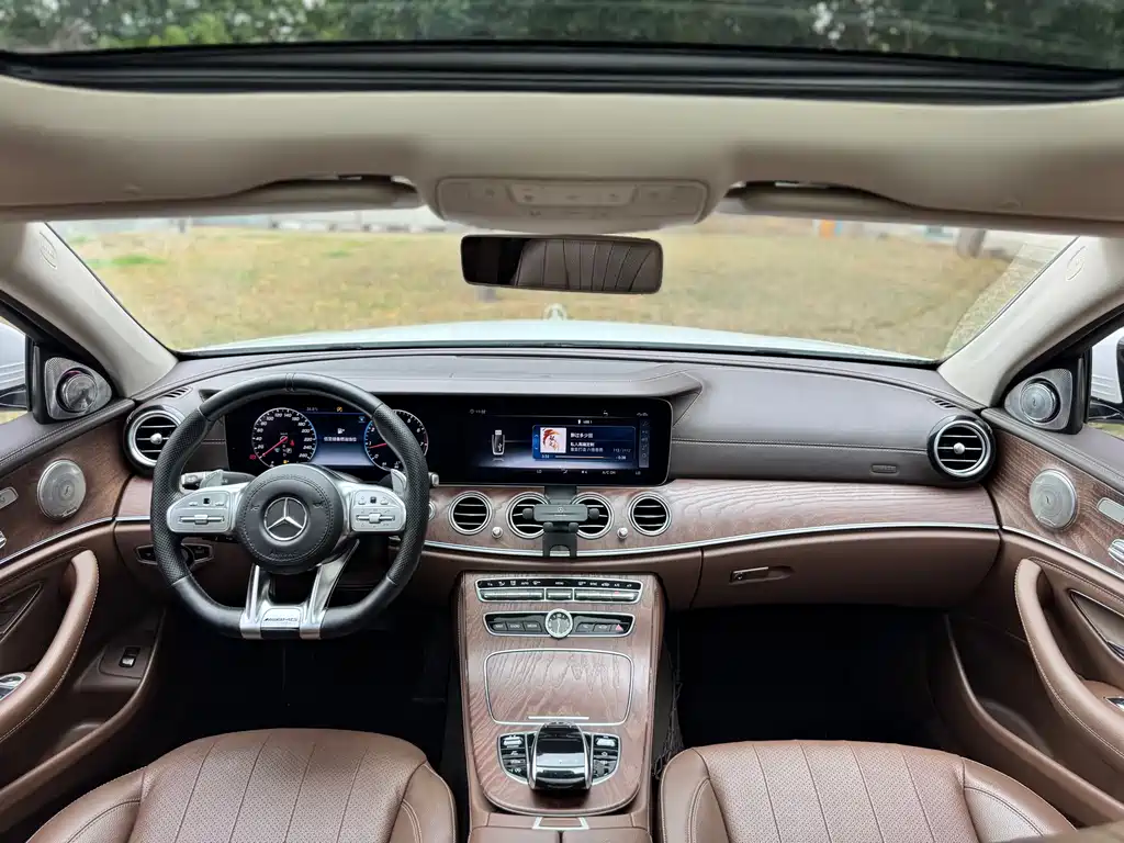 MERCEDES-BENZ E CLASS