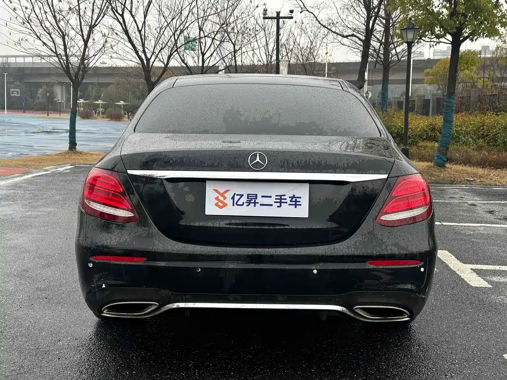 MERCEDES-BENZ E CLASS