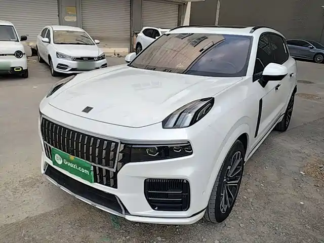 2022 Lynk & Co 09