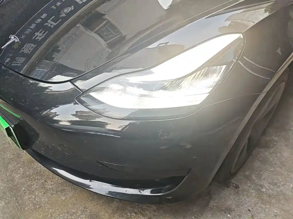 Tesla Model 3 — миниатюра 24
