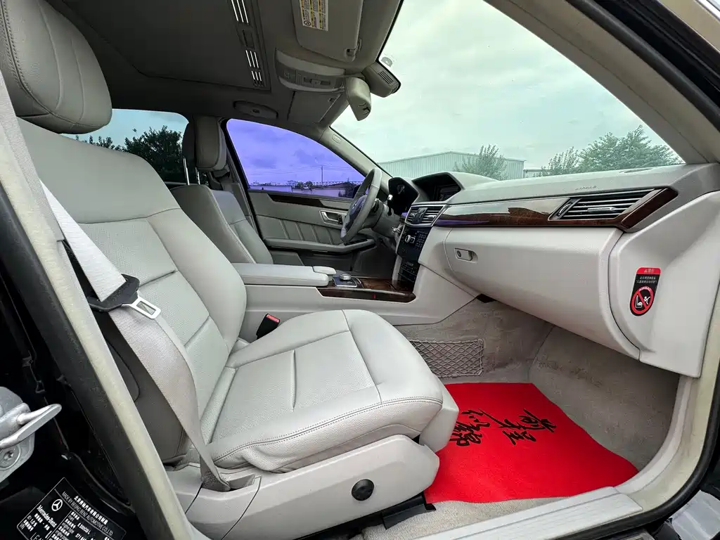 Mercedes-Benz E-Class — миниатюра 7