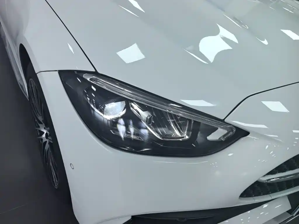 Mercedes-Benz C-Class — миниатюра 11