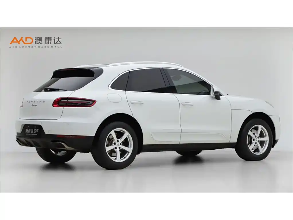 Porsche Macan — миниатюра 3