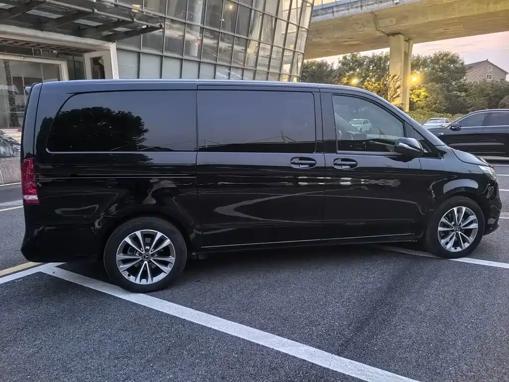 Mercedes-Benz V-Class — миниатюра 9