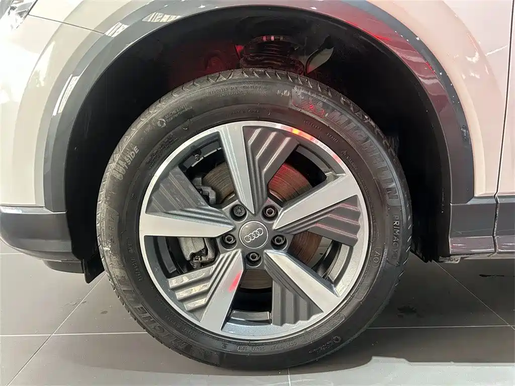 Audi Q2L e-tron — миниатюра 15