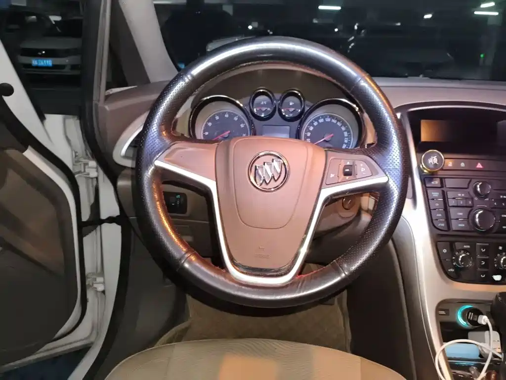 Buick Excelle — миниатюра 11