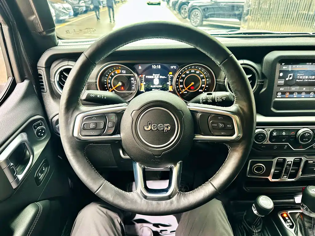 Jeep Wrangler — миниатюра 8