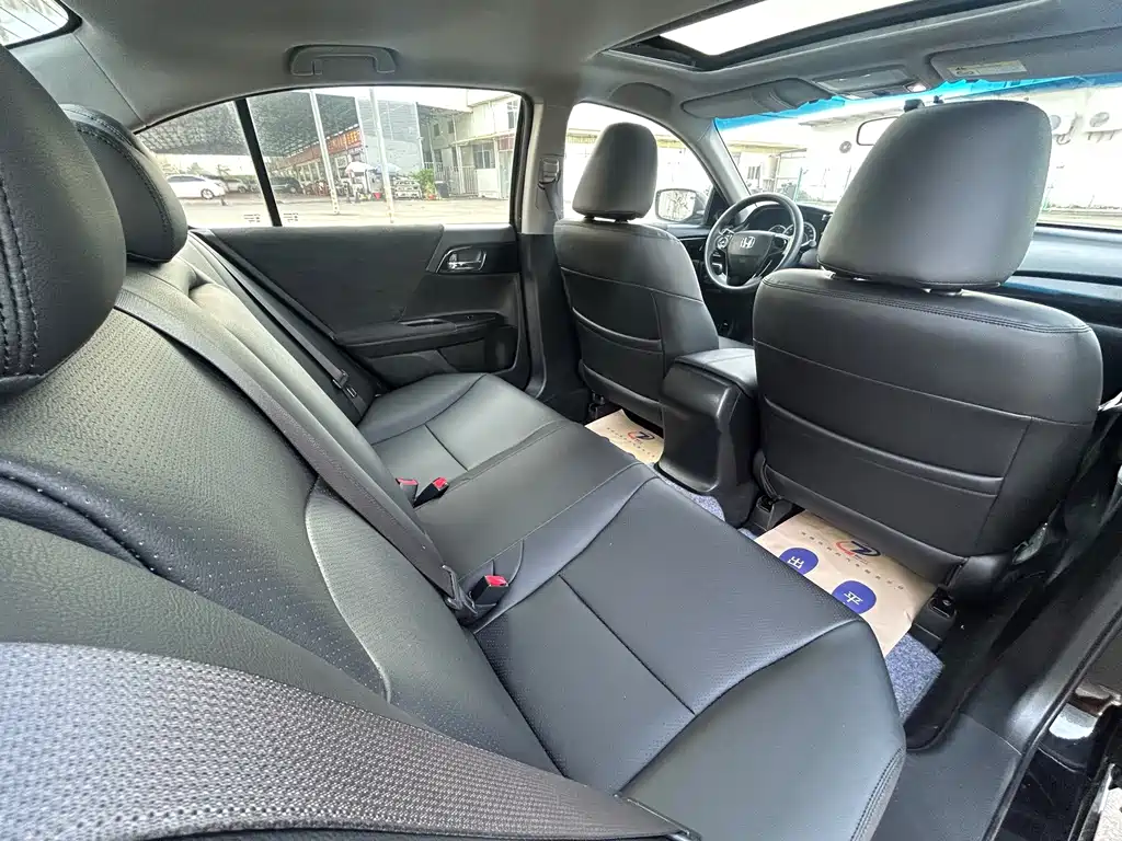 Honda Accord — миниатюра 10