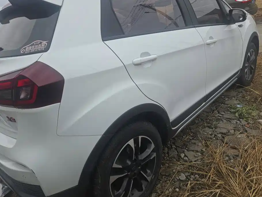 Geely Vision X3 — миниатюра 3