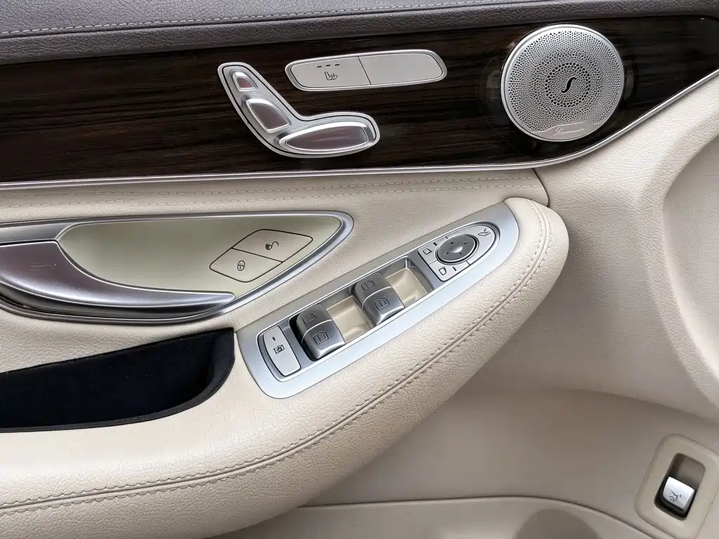 Mercedes-Benz C-Class — миниатюра 21
