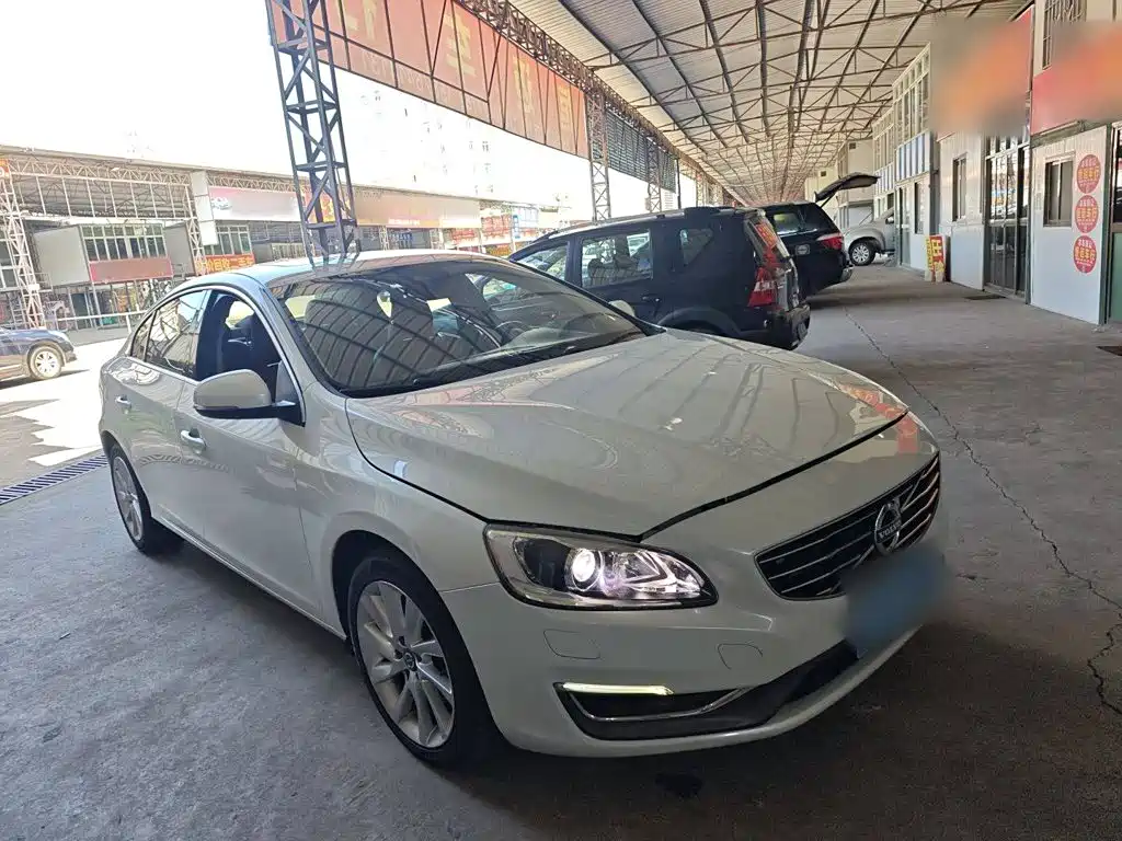 Volvo S60 — миниатюра 4