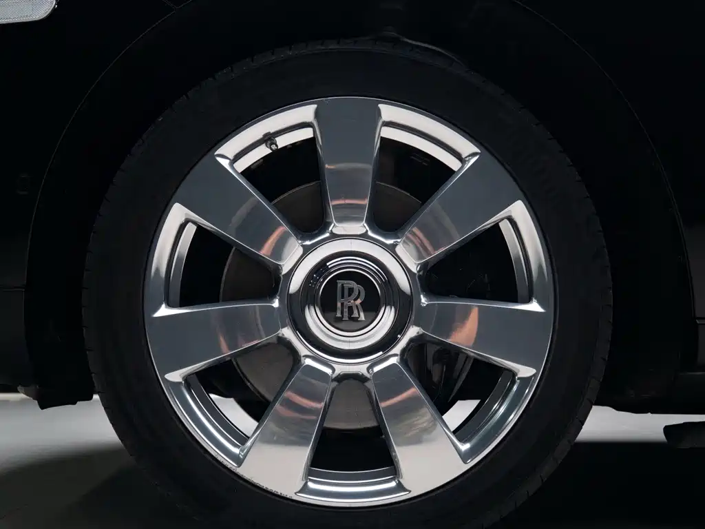 Rolls-Royce Cullinan — миниатюра 20