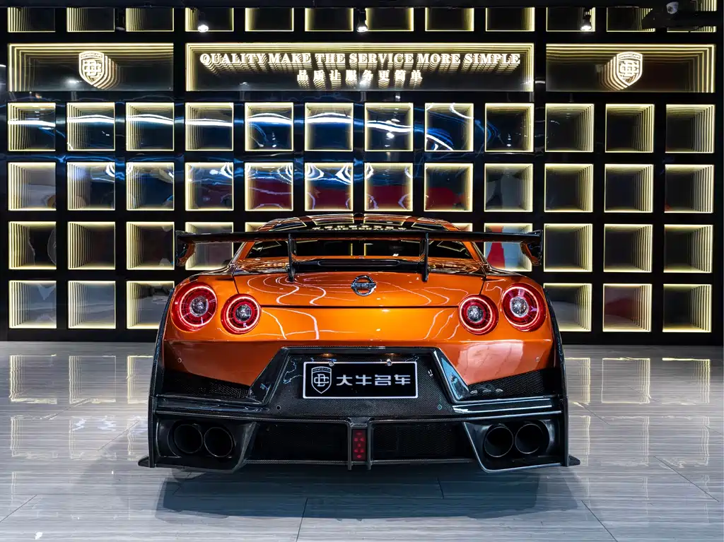 Nissan GT-R — миниатюра 5