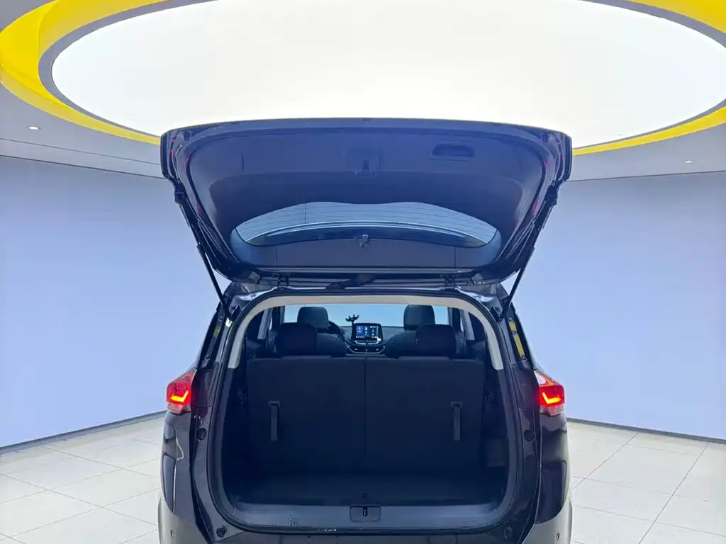 Chevrolet Volando — миниатюра 7