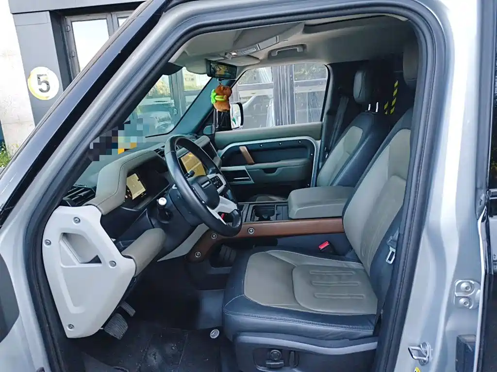 Land Rover Defender — миниатюра 16