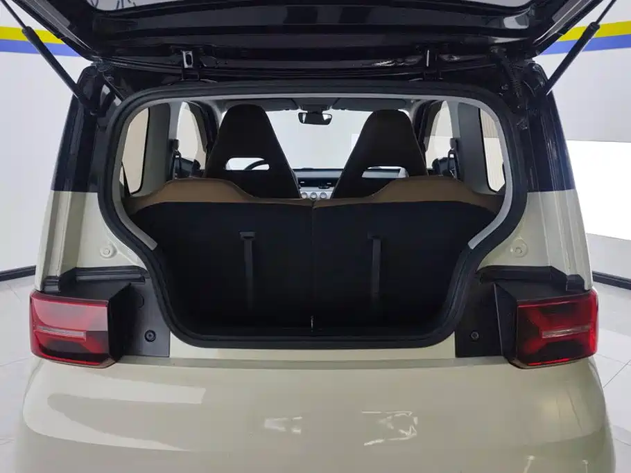 Wuling MINIEV — миниатюра 4