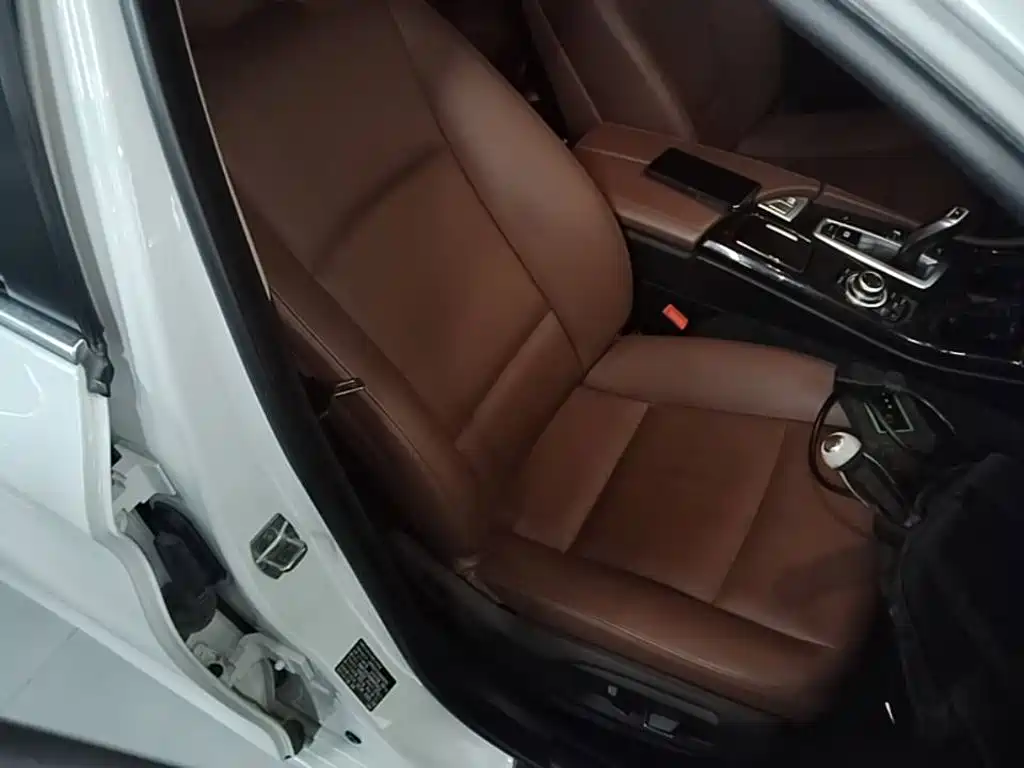 BMW 5 Series — миниатюра 25