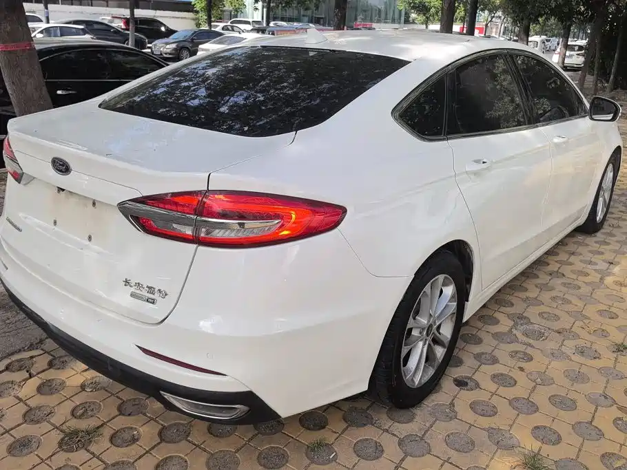 Ford Mondeo — миниатюра 3