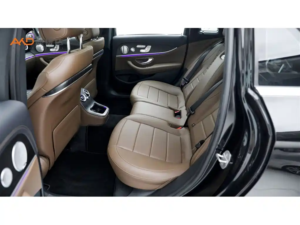 Mercedes-Benz E-Class — миниатюра 7
