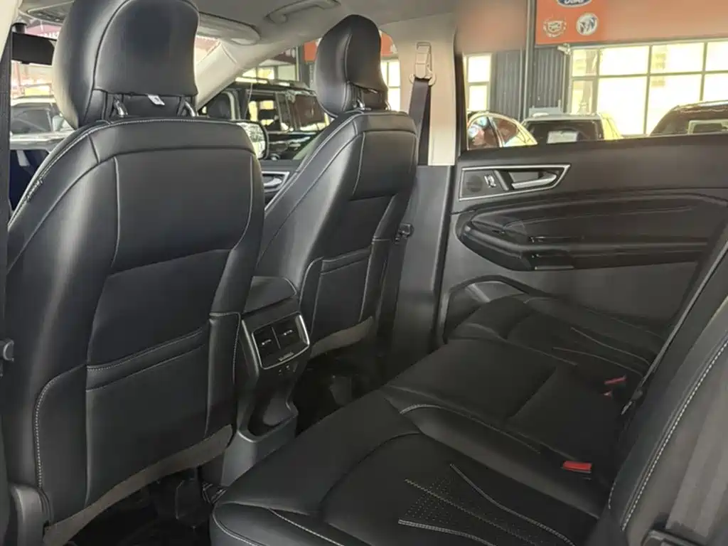 Ford Edge — миниатюра 14