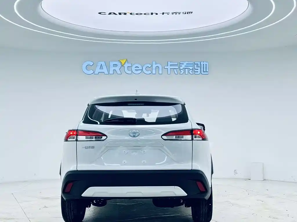 Toyota Corolla Cross — миниатюра 9