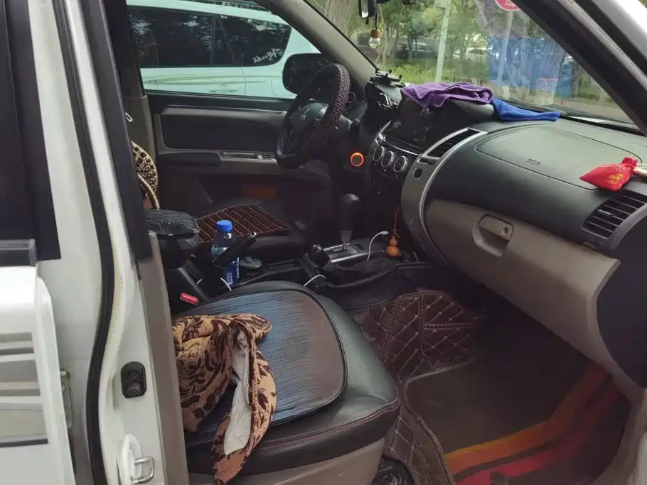Mitsubishi Pajero Sport — миниатюра 8