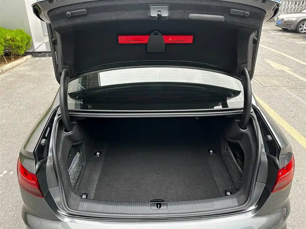 Audi A4L 2022 40 TFSI Luxury