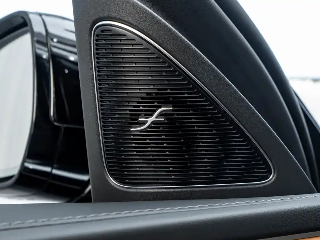 Mercedes-Benz E-Class — миниатюра 24