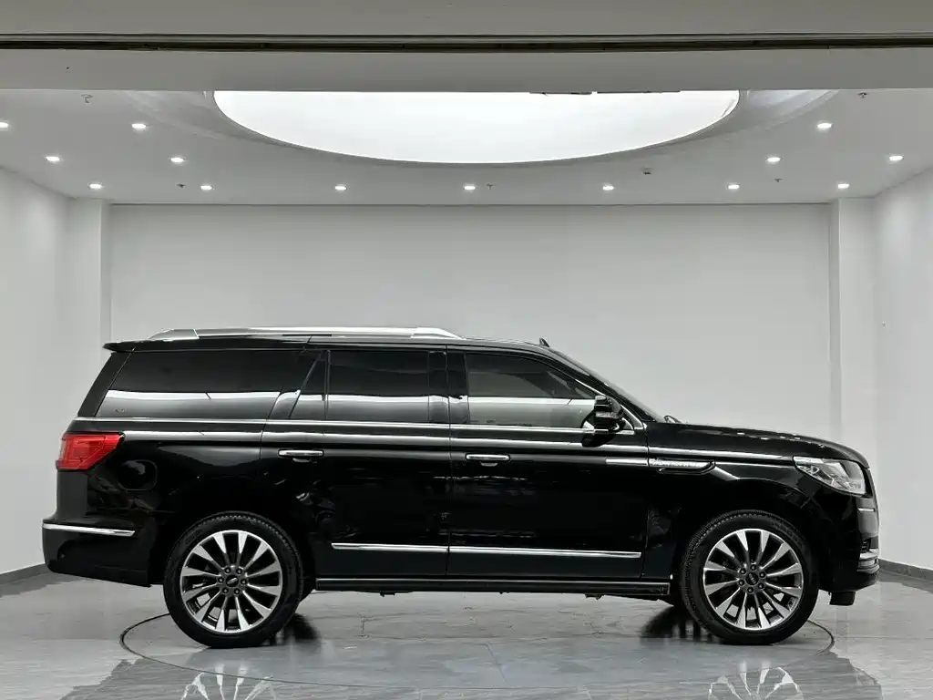 Lincoln Navigator 2018 3.5T V