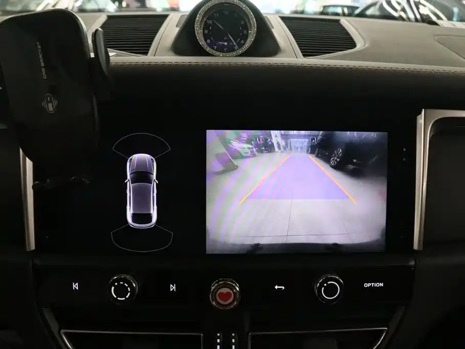 Porsche Macan — миниатюра 8