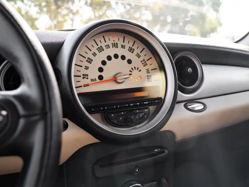 Mini Mini 2011 1.6L COOPER Fun
