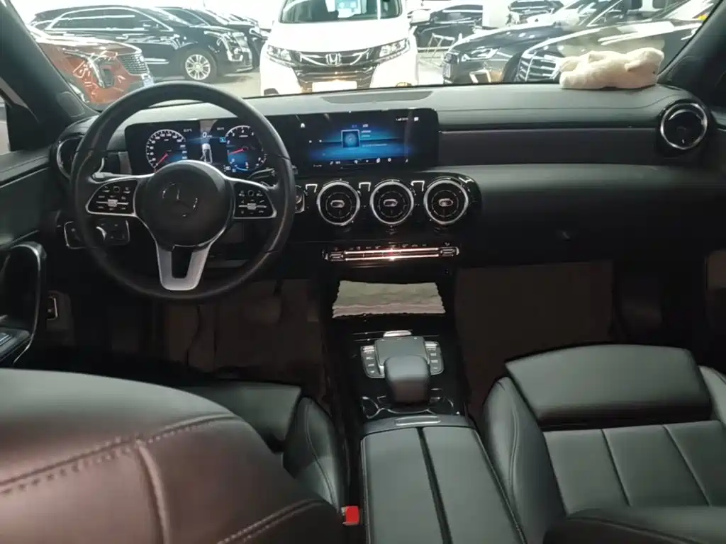 Mercedes-Benz A-Class — миниатюра 10