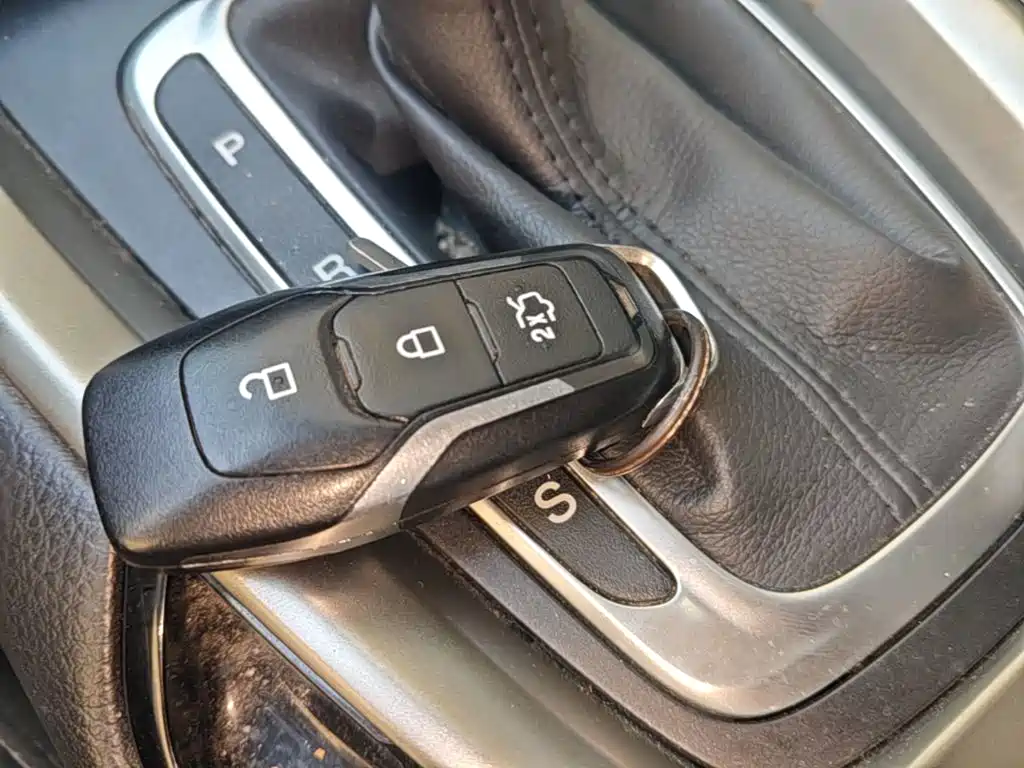 Ford Mondeo — миниатюра 9