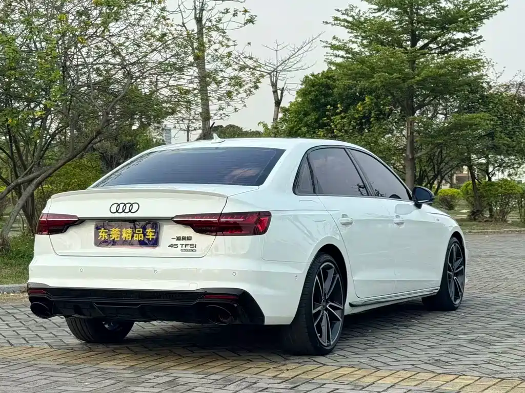 Audi A4L 2023 45 TFSI quattro
