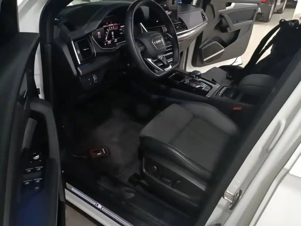 Audi Q5L Sportback — миниатюра 16
