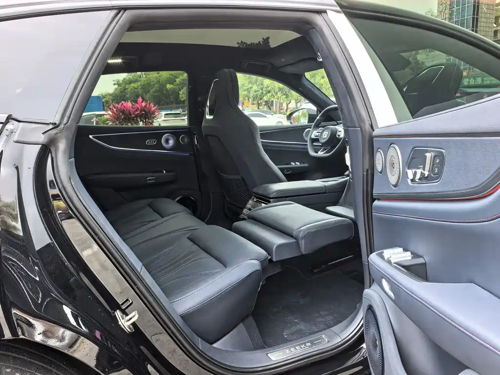 ZEEKR EXTREME KRYPTON 001