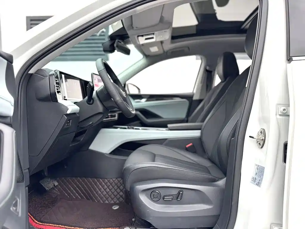 Volkswagen Tiguan L — миниатюра 2